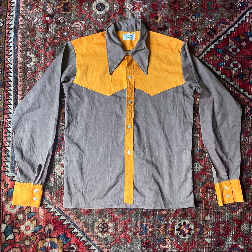 Vintage 70s Brown and Gold Western Dagger Collar Button Down Shirt